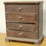 832 1619 CHEST OF DRAWERS